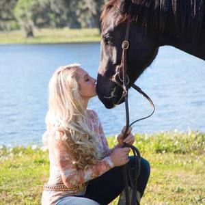 Meet your Posher, Leigha